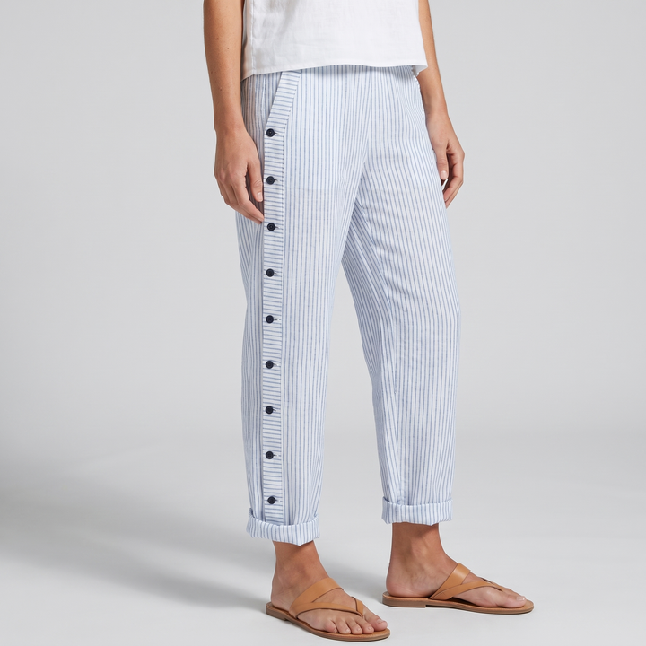 Amika | Gestreepte 7/8-broek met knopenrij opzij voor dames