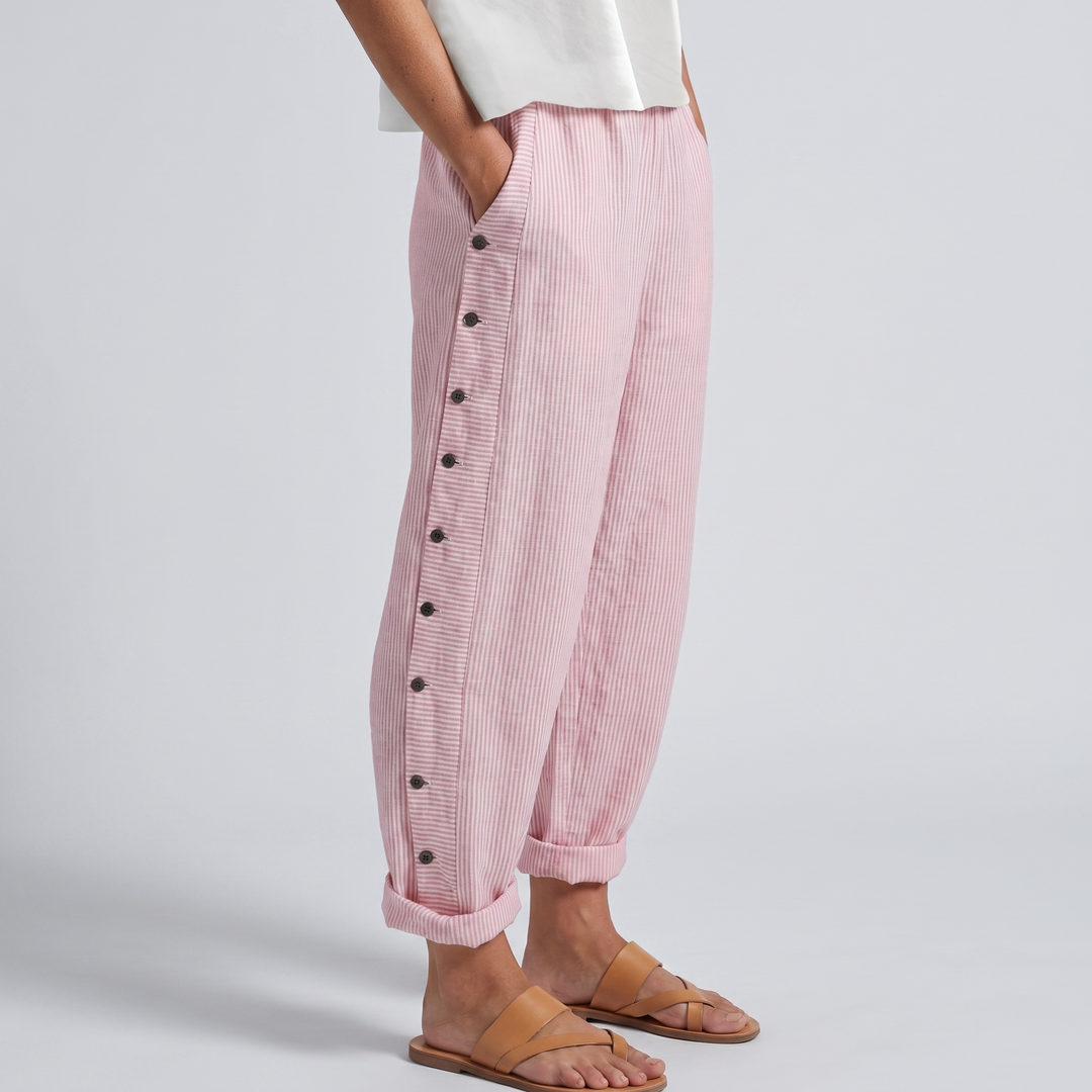 Amika | Gestreepte 7/8-broek met knopenrij opzij voor dames