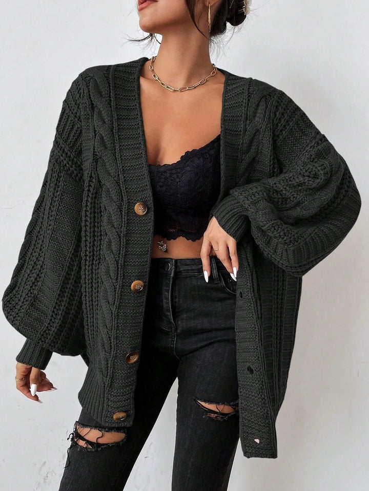 Zaina | Oversized kabelcardigan met knopen voor dames